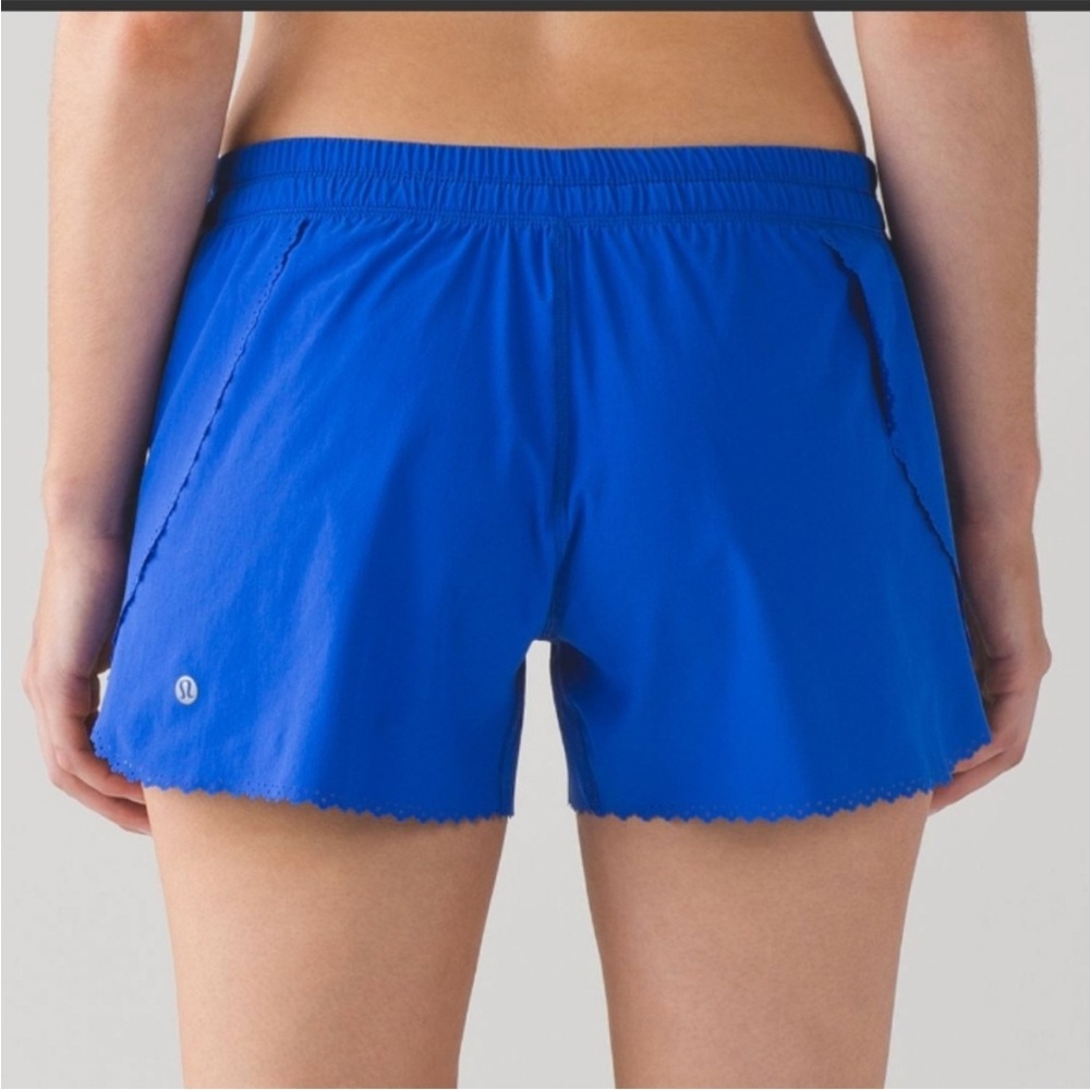 Lululemon Hi It Short Cerulean Blue Scalloped Hem Shorts Women's Size 10 - Picture 7 of 9